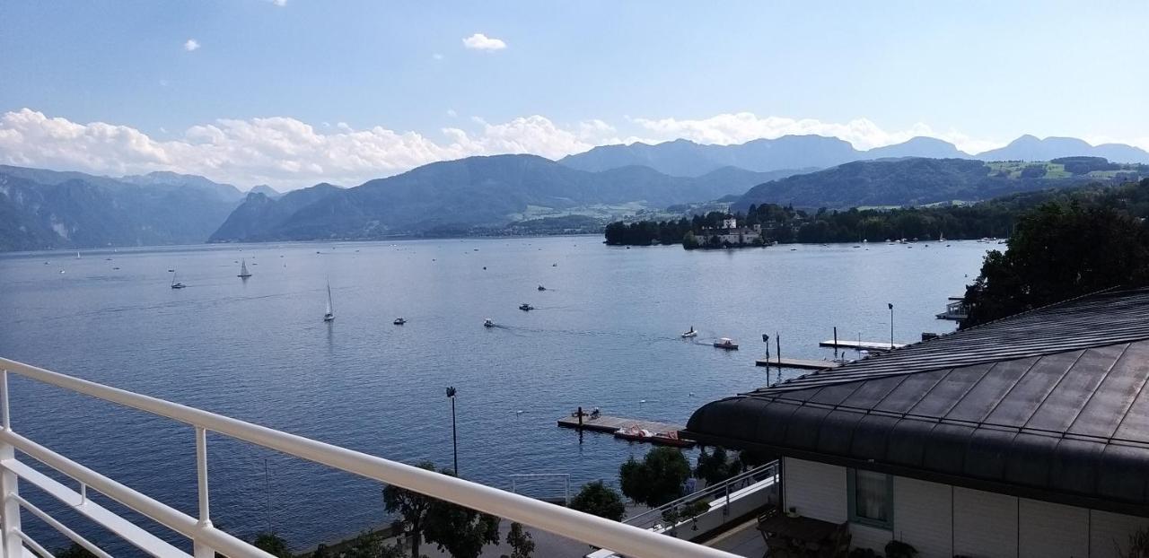 Fantastic Lake And Mountain View, First Row Lakeside Gmunden Exterior foto
